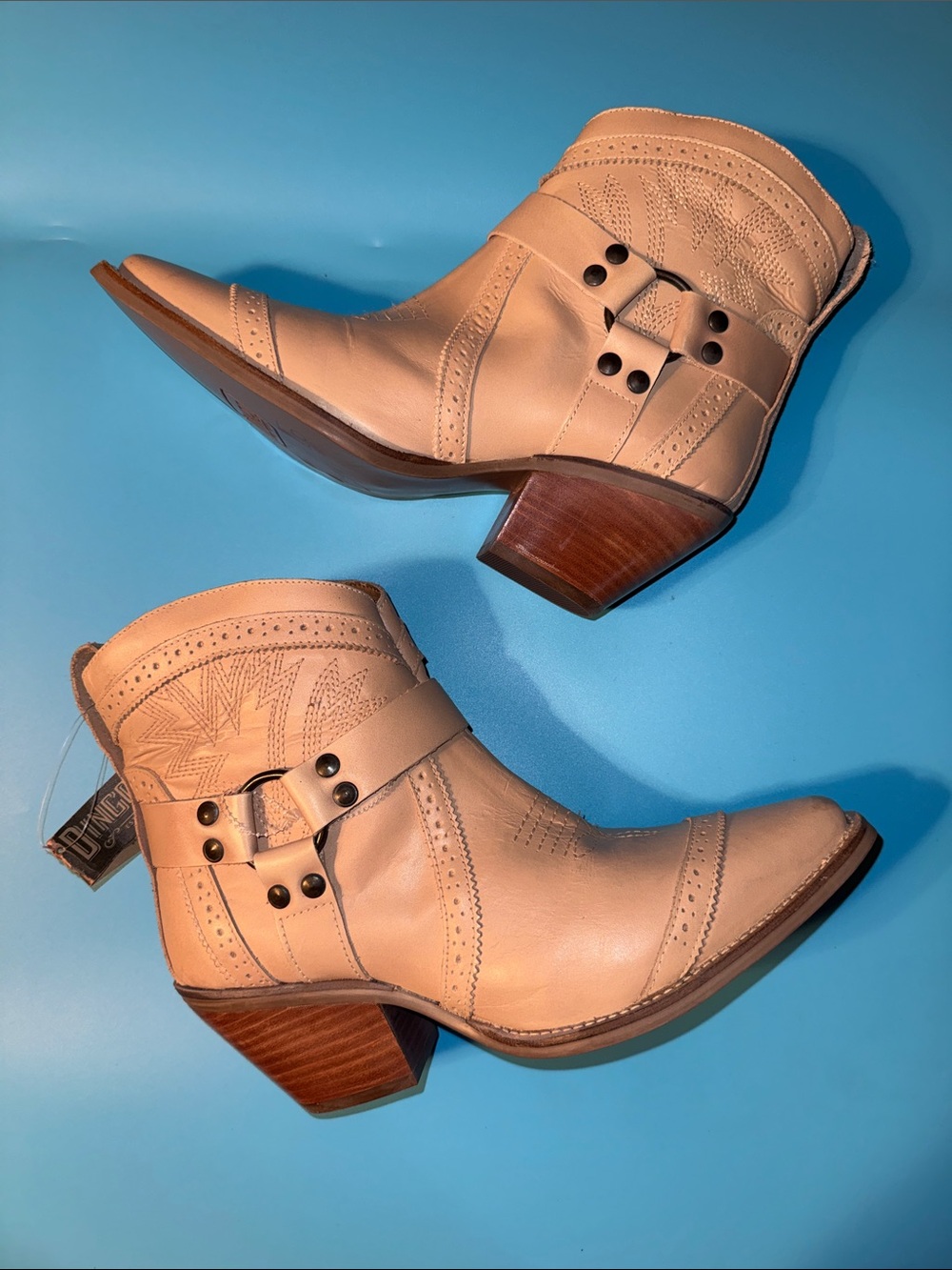 Dingo Beige Western Harness Ankle Boots Sz 9 NWTGS
